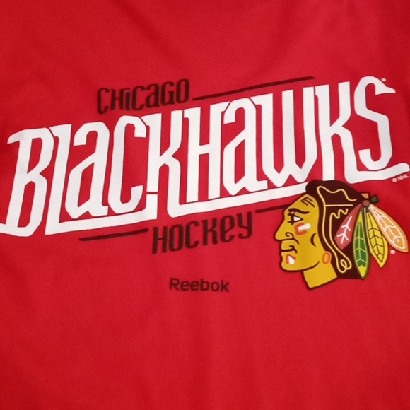 Chicago Blackhawks Hockey Long sleeve Tee Shirt. - Picture 2 of 5